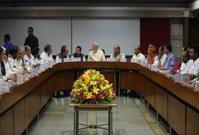 मोदी के सर्वदलीय बैठक से ममता बनर्जी सहित कई नेताओं ने किया किनारा-नईदिल्ली-