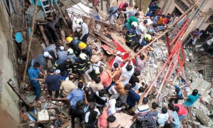 Breaking.मायानगरी मुबंई में गिरी चार मंजिला इमारत गिरी,पचास से ज्यादा लोगों के दबने की आशंका,बचाव एवं राहत कार्य जारी-
