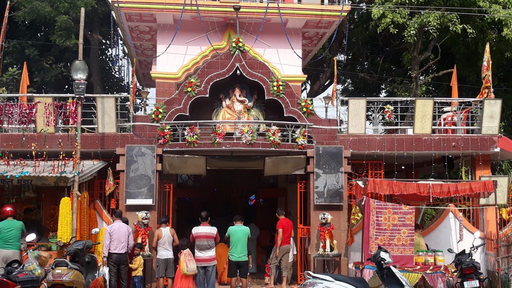 पौराणिक संकट मोचन हनुमान मंदिर,गायघाट दुर्गा स्थान मे भव्य नवरात्री पूजा का आयोजन-