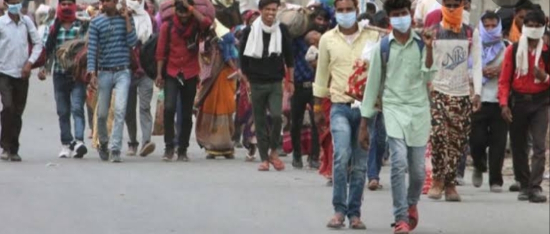 देश चलता नहीं मचलता है,कोरोना वायरस और मजदूर-रवि शर्मा कि कलम से✍️