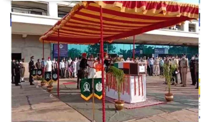 भारत-चीन सीमा पर शहीद हुये गणेश कुंजाम को मुख्यमंत्री ने दी सलामी-रायपुर