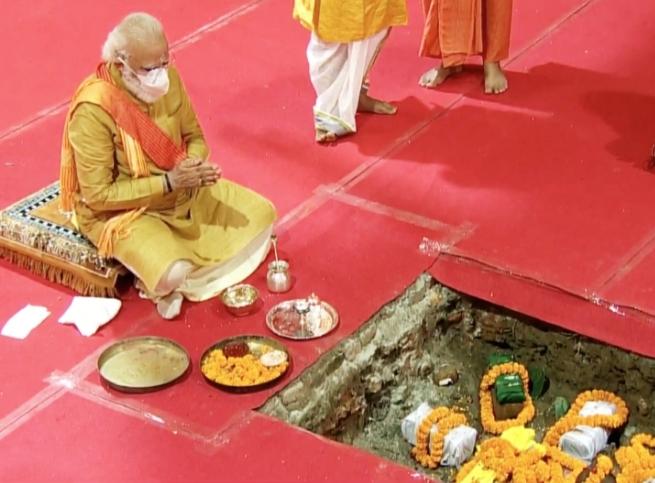 प्रधानमंत्री मोदी ने रखी श्रीराम मंदिर की आधारशिला-अयोध्या