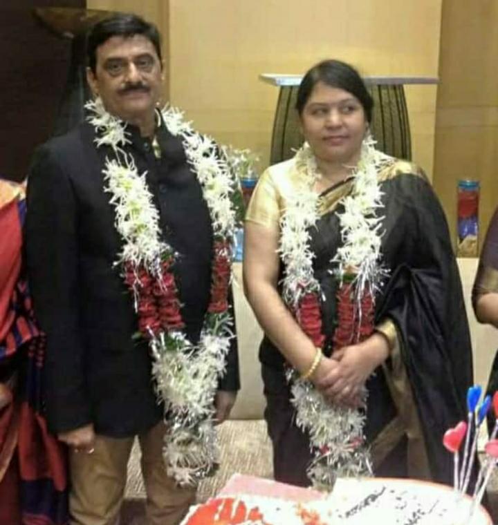 राज्य सूचना आयोग के अवर सचिव ने सादगी से मनायी शादी सालगिरह-रायपुर