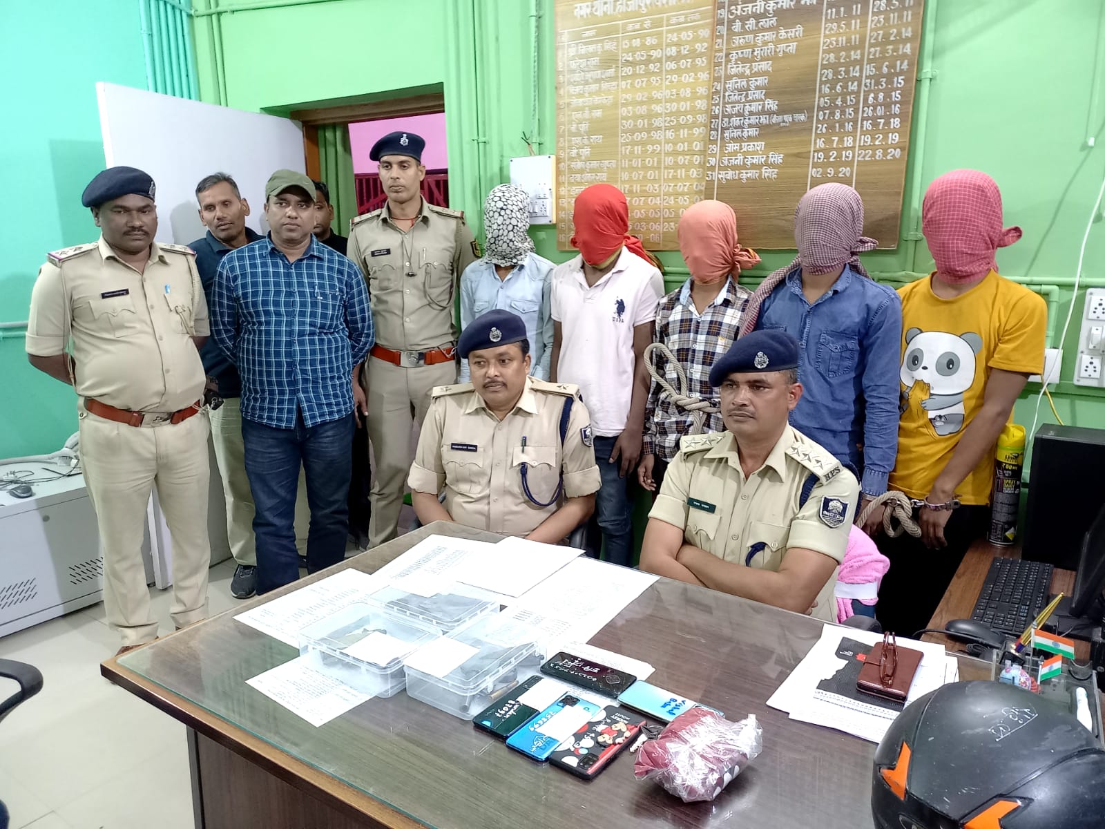 पुलिस ने किया नीरज हत्याकांड का खुलासा,पांच गिरफ्तार-हाजीपुर