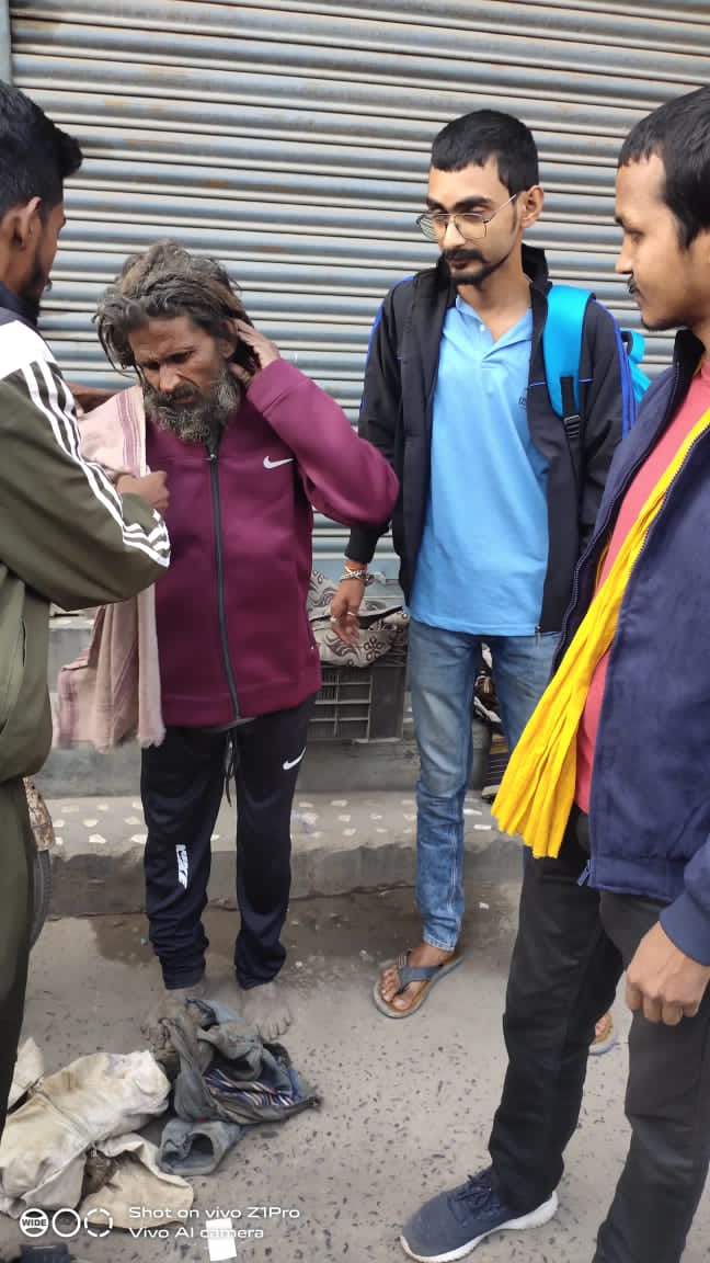 बिहार छात्र संघ की ओर से असहायों को ठंड के कपड़ें का वितरण-मुजफ्फरपुर