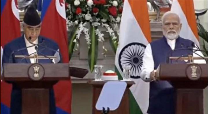 भारत और नेपाल के प्रधानमंत्री ने की दोनों देशों के बीच रेल सेवा की शुरूआत